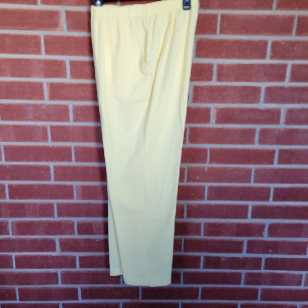 Vicki Wayne Womens Size 16 Yellow Pull On Elastic Waist Pants.   #398
